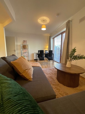 Área de estar. Dublin City Escape - Modern Apartment