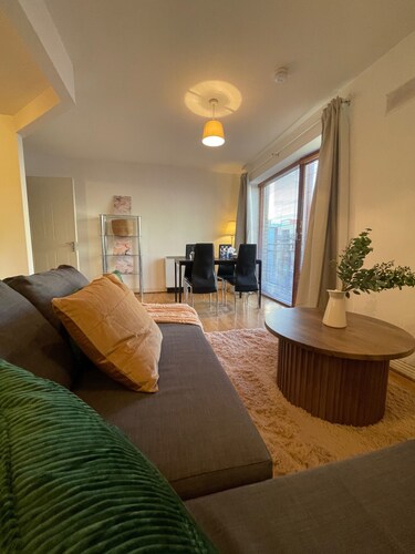 Dublin City Escape - Modern Apartment