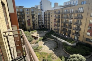 Property grounds - Dublin City Escape - Modern Apartment (Dublin)