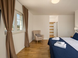 Villa | 3 bedrooms, laptop workspace, iron/ironing board, bed sheets - Villa Royal Stone With Pool in Jezera (Tisno)