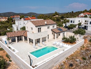 Villa | Exterior - Villa Royal Stone With Pool in Jezera (Tisno)