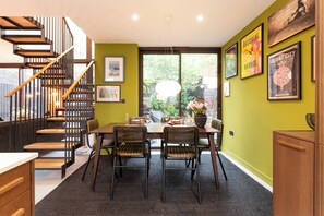 Dining - Architectural Hideaway, Unique 2BR in Surbiton - Pass the Keys (Surbiton)