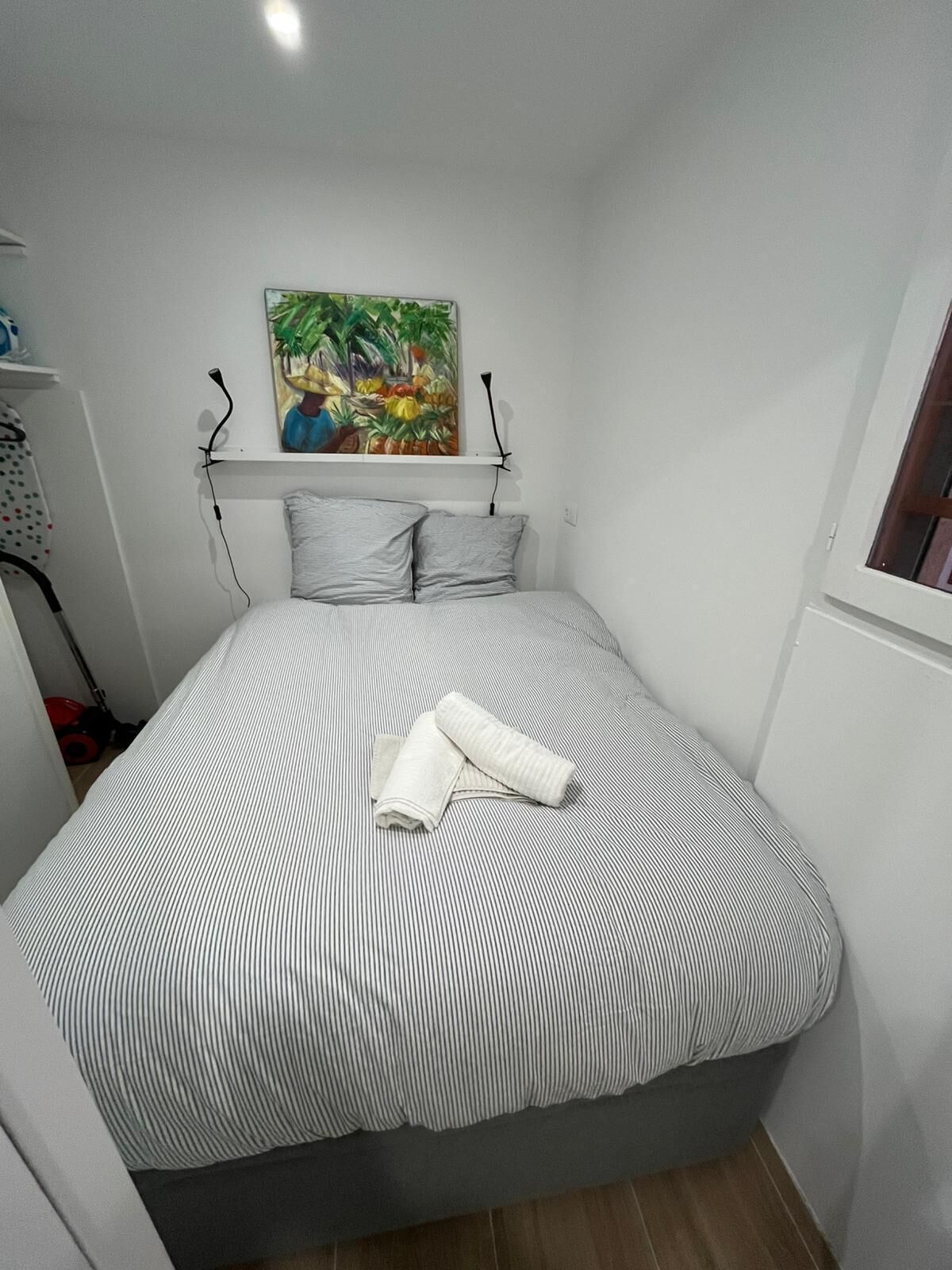 Fer et planche à repasser, draps fournis