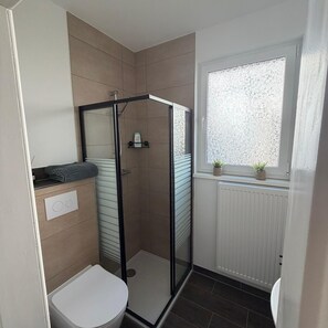 Shower, hair dryer, towels, soap - My old town domicile - "Abendruhe" domicile (Hallenberg)