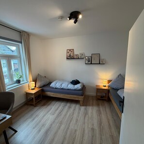 2 室のベッドルーム、WiFi、ベッドシーツ