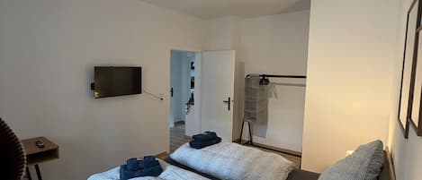 2 bedrooms, WiFi, bed sheets