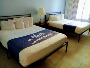 مكتب ومساحة عمل للكمبيوتر المحمول وواي فاي مجانًا