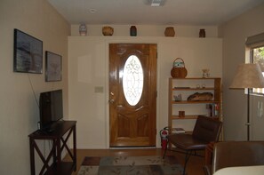 Interior - The Casita at Lizard Gate is a 1-bedroom guest house in mid-town Tucson. (Tucson)