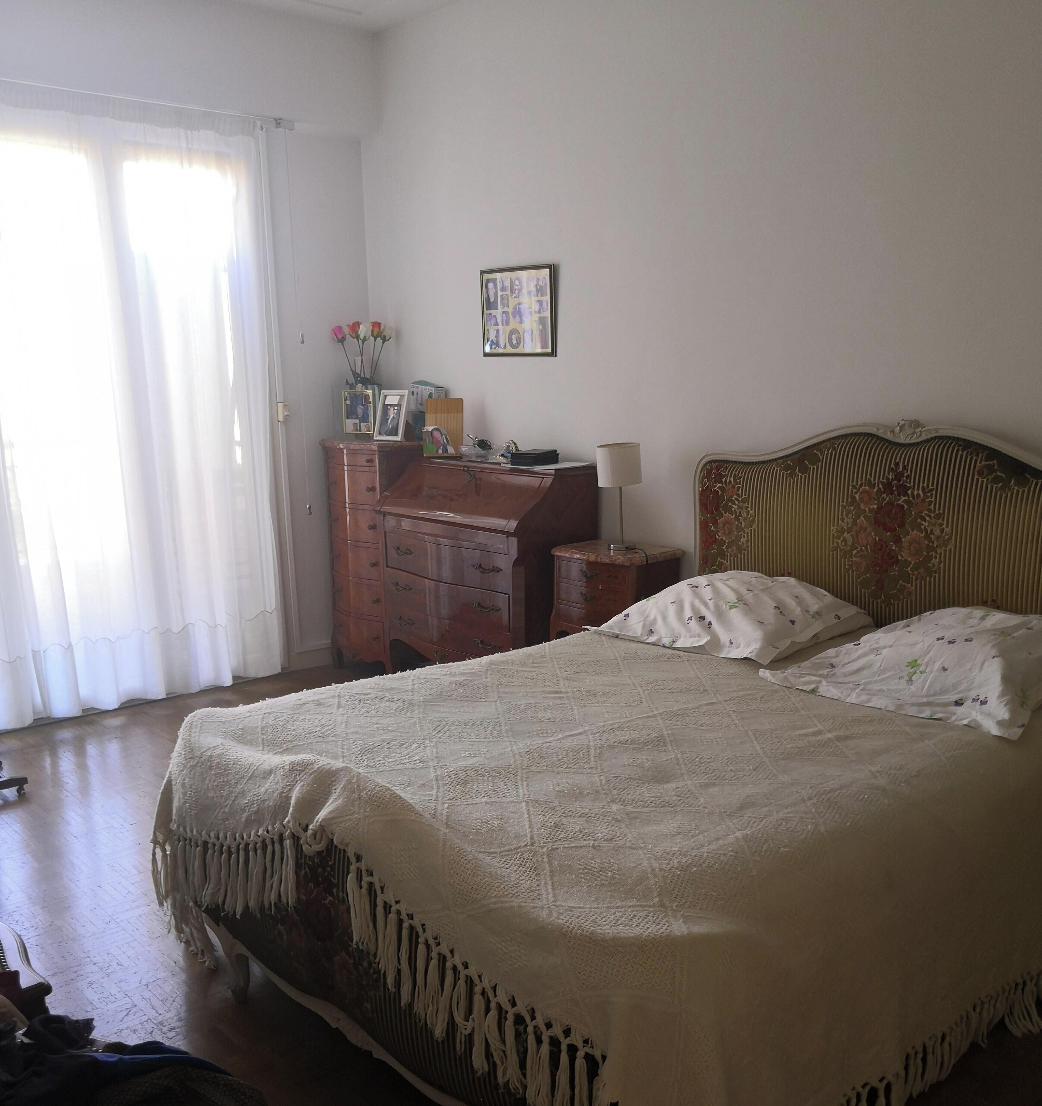 1 chambre, fer et planche à repasser, draps fournis