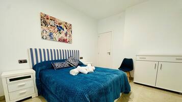 3 quartos, ferros/tábuas de passar roupa, Wi-Fi, roupa de cama