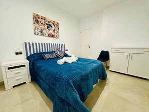 3 bedrooms, iron/ironing board, WiFi, bed sheets - Albaicin, a stone's throw from downtown (Granada)