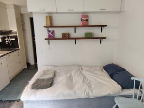 1 slaapkamer, een bureau, wifi, beddengoed