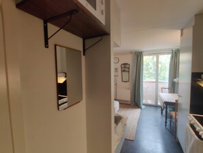 1 slaapkamer, een bureau, wifi, beddengoed