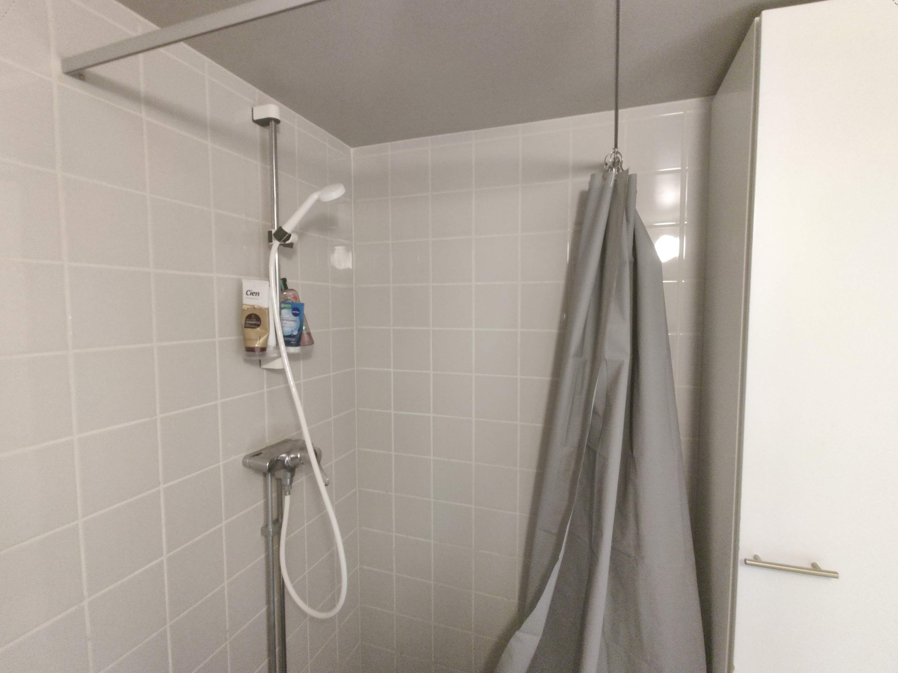 Shower, towels