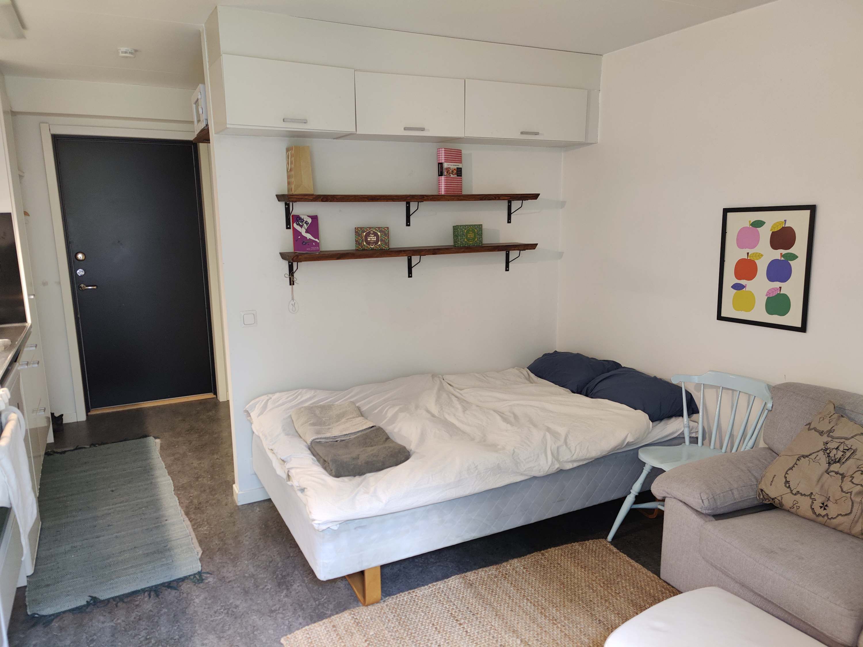 1 bedroom, desk, WiFi, bed sheets