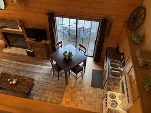 Dining - Cozy Western Style log cabin in Branson near major tourist attractions (Branson)