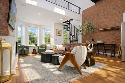 District Gojo A - Modern 3BR Loft with Rooftop