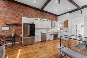 Interior - District Gojo A - Modern 3BR Loft with Rooftop (Washington)