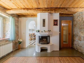 Villa | Living room - Relaxed Getaway for 10 With a Pool (Imotski)