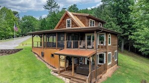 Exterior - Family Friendly 3 Bear Cubs Cabin-Buck Mtn-EV Charger,AC,Views (Purlear)