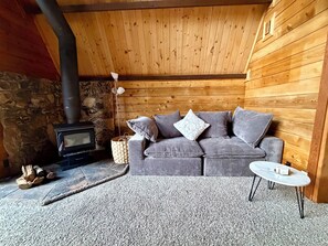 Smart TV, fireplace, video games, table football - Three Bears Getaway Tahoe (Kings Beach)