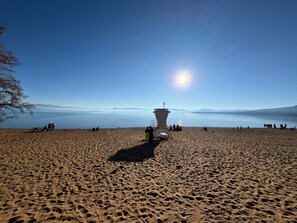 Beach - Three Bears Getaway Tahoe (Kings Beach)