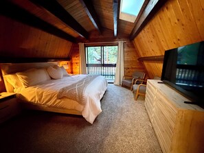 3 bedrooms, travel cot, free WiFi, bed sheets - Three Bears Getaway Tahoe (Kings Beach)
