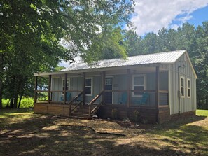 Exterior - Charming 3-bedroom house on a farm in Newell (Newell)