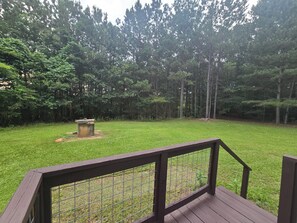 Property grounds - Charming 3-bedroom house on a farm in Newell (Newell)