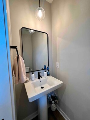 Bathroom - The Tipton House — Modern 3BR + Rooftop in Raleigh (Raleigh)