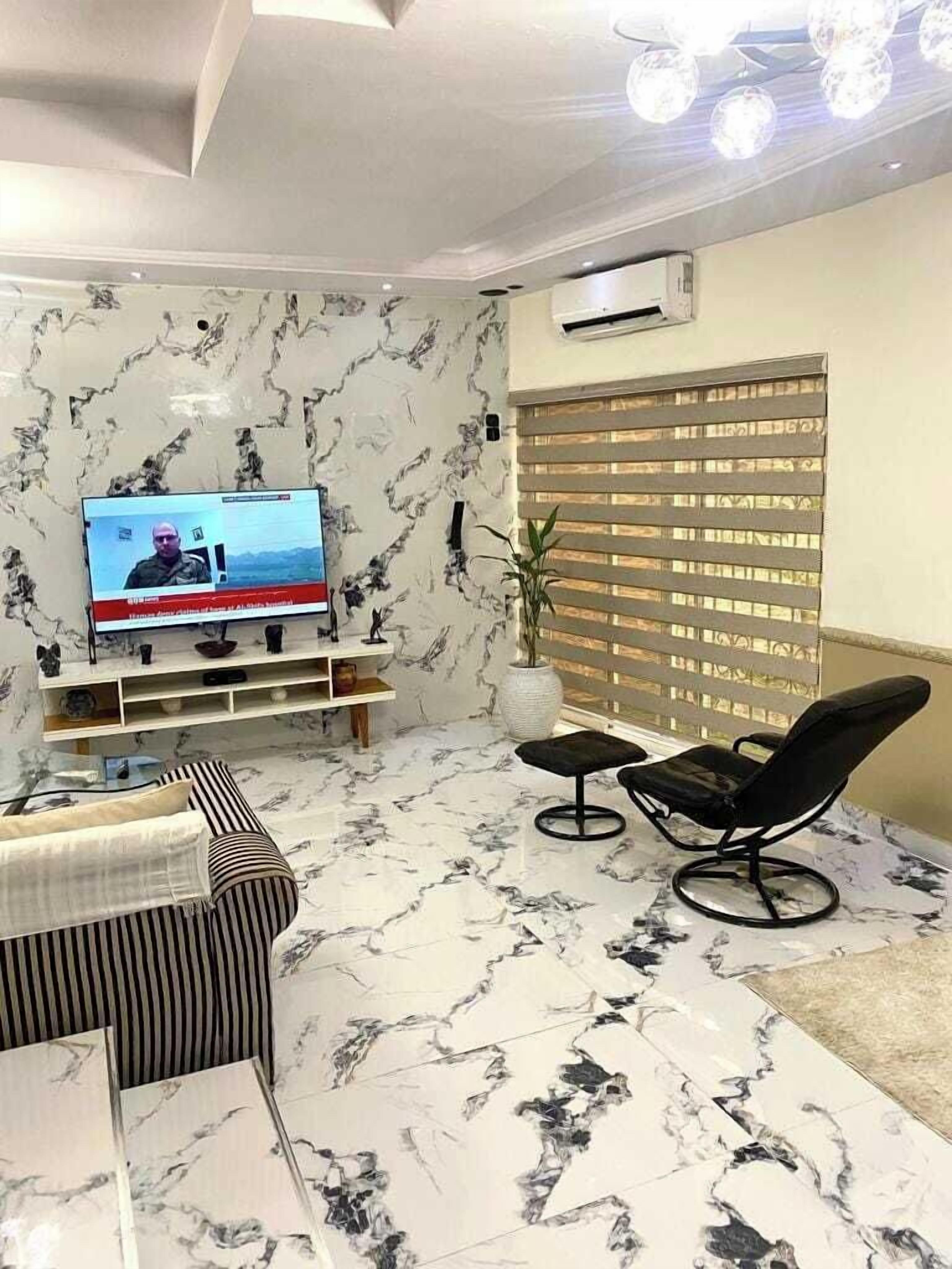 Apartamento familiar, balcón, vistas a la ciudad | Zona de estar