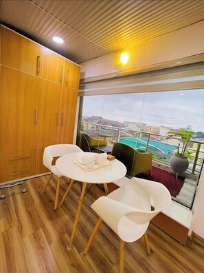 Apartament familiar, balcó, vistes a la ciutat | Balcó