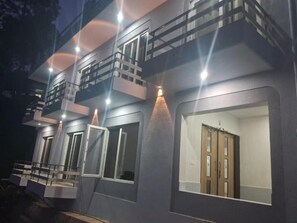 Exterior detail - Shivansh Hotel (Kotdwar)