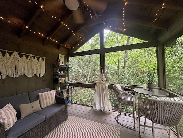 Simply clip back the hammock to reveal a serene space for yoga or stretching.