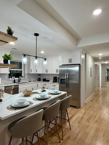 Premium New 4-Bedroom Apartment 25 min to NYC