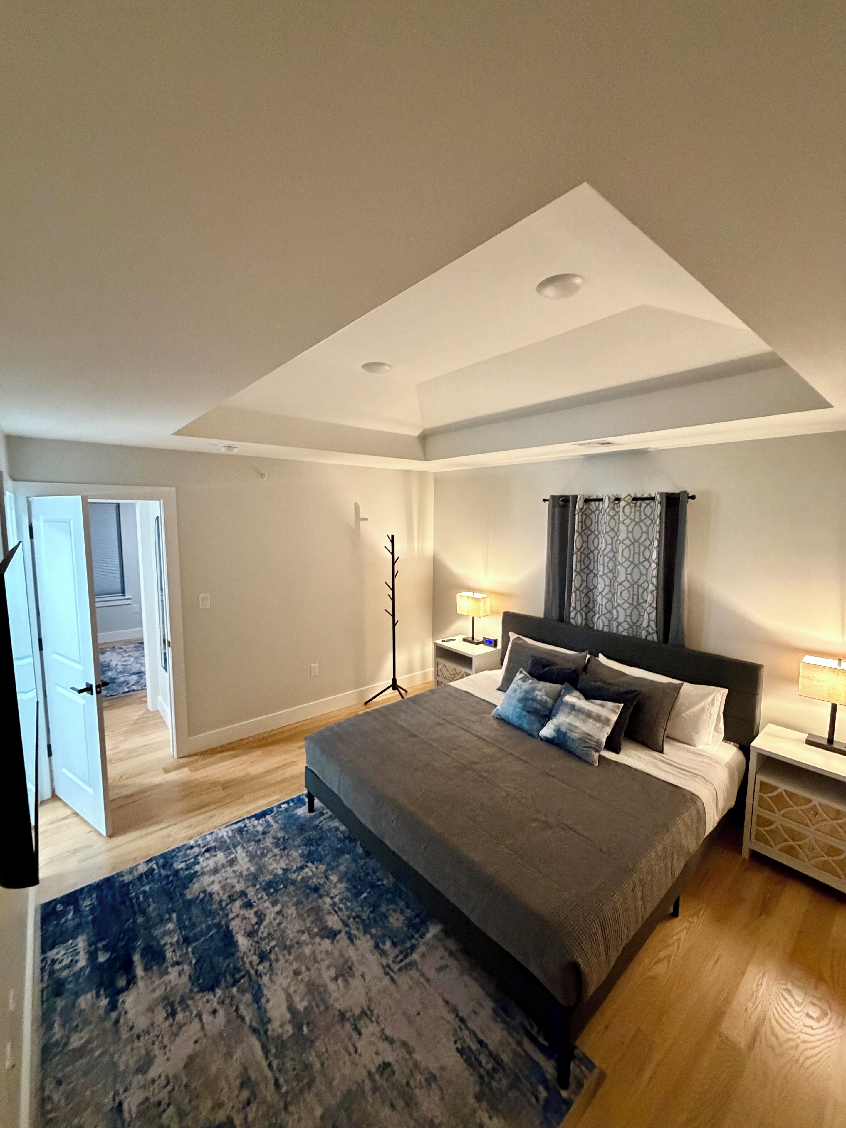 4 bedrooms, iron/ironing board, Internet, bed sheets