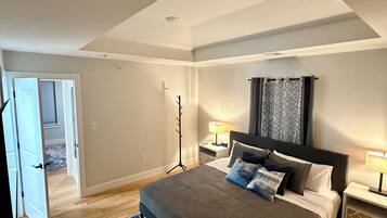 4 bedrooms, iron/ironing board, Internet, bed sheets