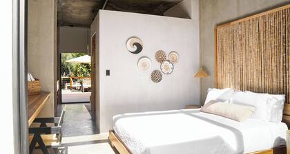 The Sandhaus Suite 7