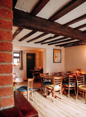 Restaurant - The Five Bells Inn (Claypole)