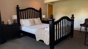 Standard Double Room | Iron/ironing board, free WiFi