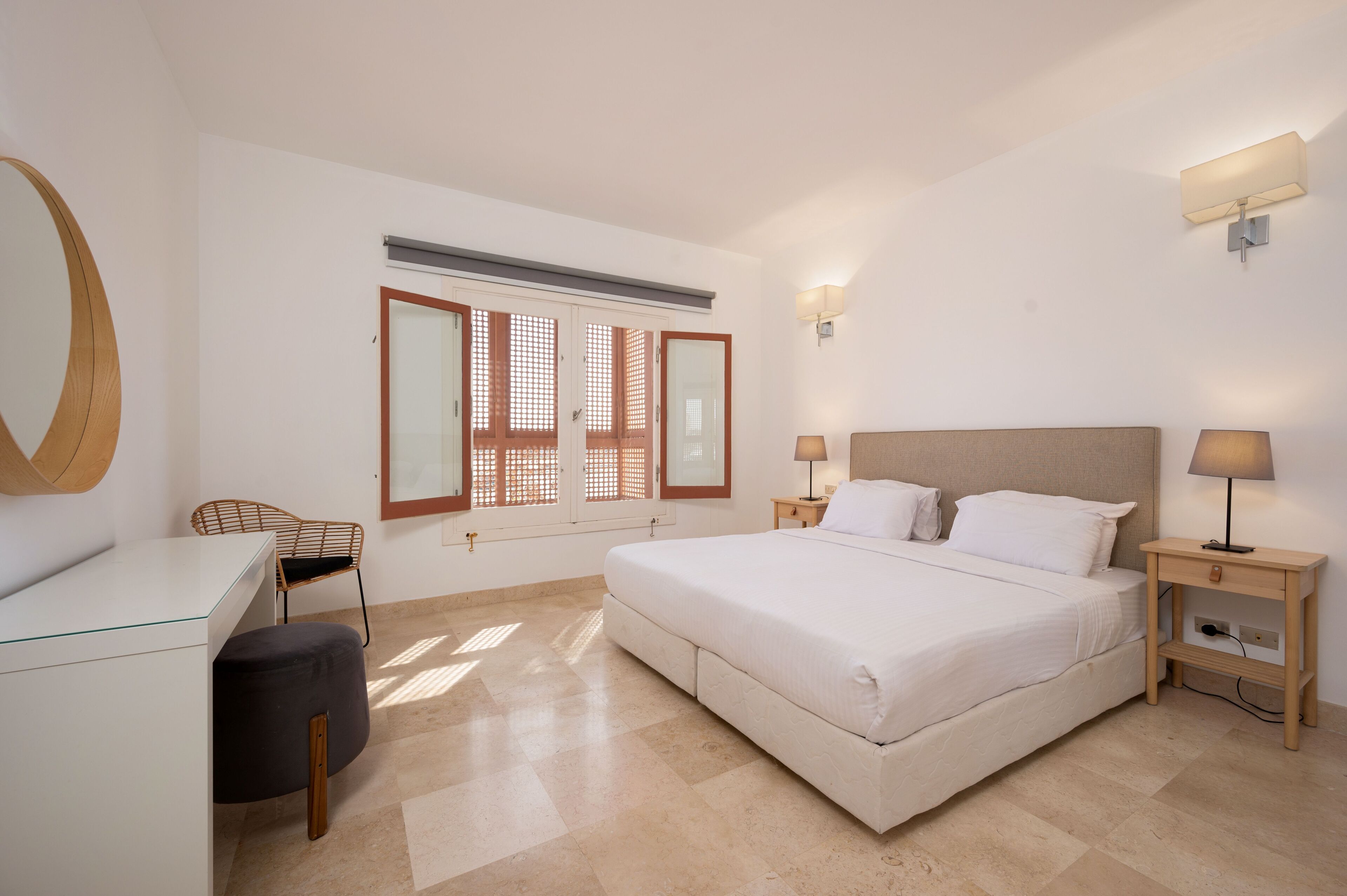 Iron/ironing board, free WiFi, bed sheets