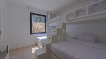 Silitysrauta/-lauta, ilmainen Wi-Fi, vuodevaatteet