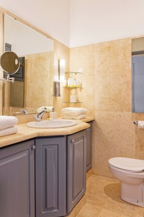 Douche, serviettes fournies