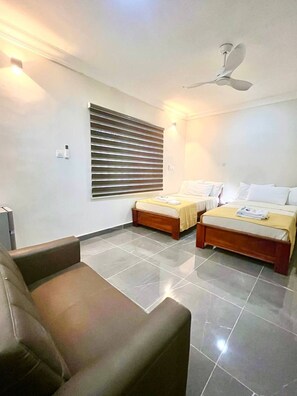 3 bedrooms, iron/ironing board, WiFi, bed sheets - Newly renovated house in a gated community (ACCRA)