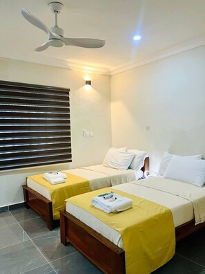 3 bedrooms, iron/ironing board, WiFi, bed sheets - Newly renovated house in a gated community (ACCRA)