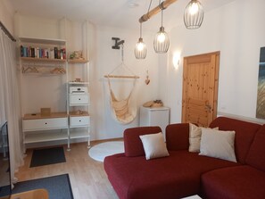 TV - Oasis on the edge of the Black Forest m. Courtyard, garden, terrace and lots of play equipment (Malsch)