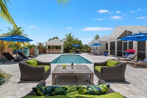 A heated pool - Villa Cariad (Turks and Caicos)