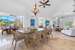 Dining - Villa Cariad (Turks and Caicos)