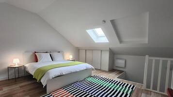4 chambres, bureau, Wi-Fi gratuit, draps fournis
