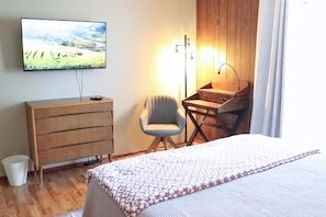 3 slaapkamers, een strijkplank/strijkijzer, gratis wifi, beddengoed